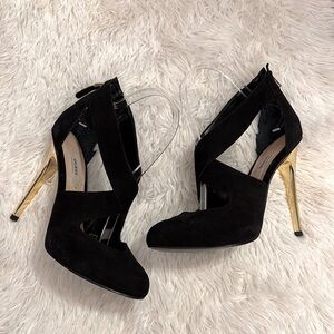 Guess Black and Gold Heels with High Thin Heel and Cut-Out Design